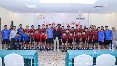 Chủ tịch LĐBĐVN Trần Quốc Tuấn chúc mừng Xuân Son trở lại đội tuyển Việt Nam